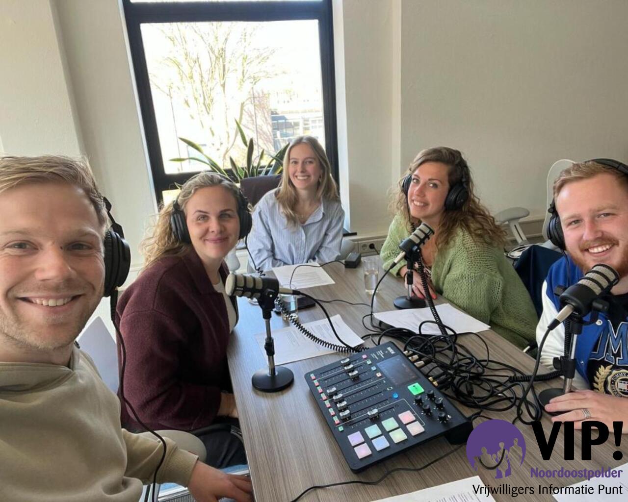Jongerenwerkers maken podcast over vrijwilligerswerk
